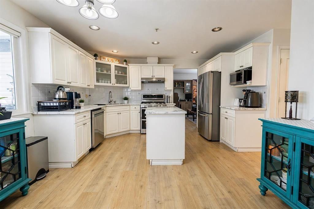 6739 178b St - Photo 6 of 13