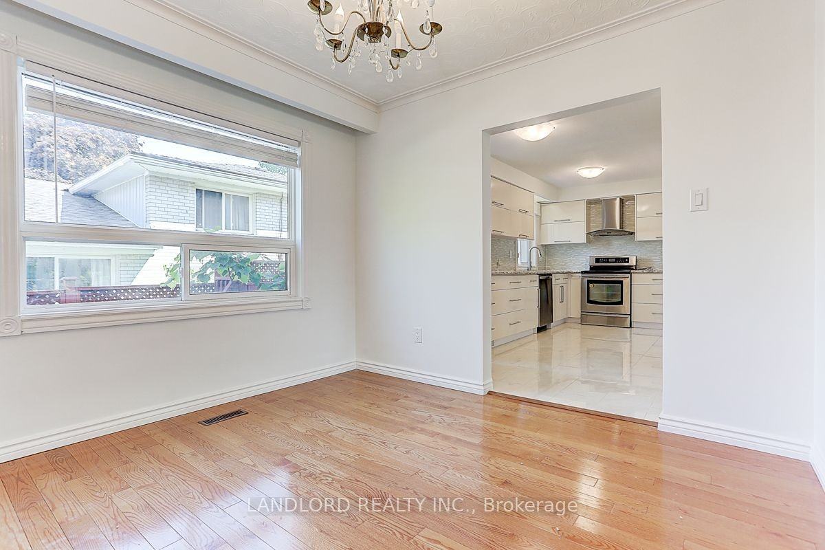 21 Pineway Blvd - Photo 4 of 39