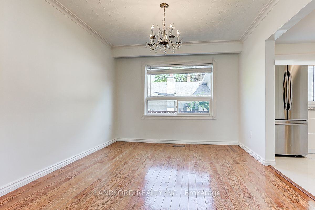 21 Pineway Blvd - Photo 5 of 39