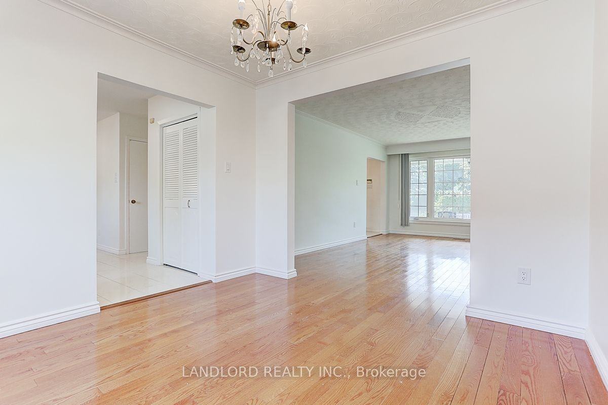 21 Pineway Blvd - Photo 7 of 39
