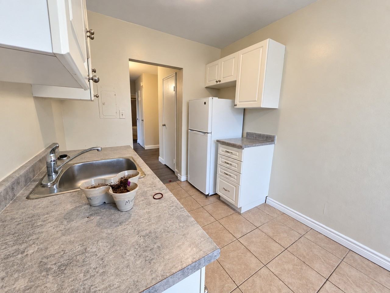 875 Colborne Rd #301 - Photo 4 of 18