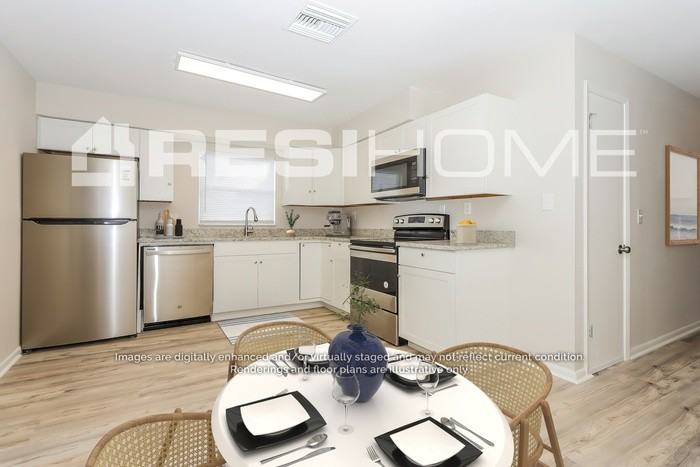 445 King St - Photo 3 of 16