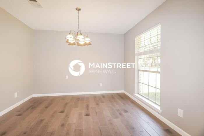 710 Holly Springs Dr - Photo 5 of 16