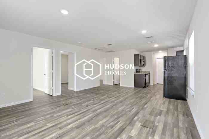 619 W Sabine St - Photo 5 of 14