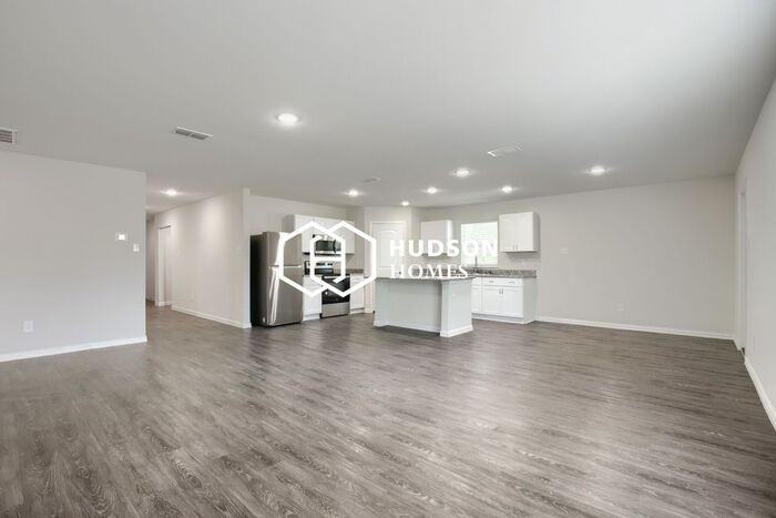 204 Flying Bridge Dr - Photo 4 of 14