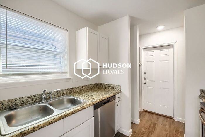 3314 Martin Luther King Dr - Photo 5 of 14