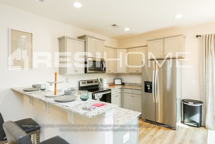 437 Country Club Ln - Photo 4 of 20