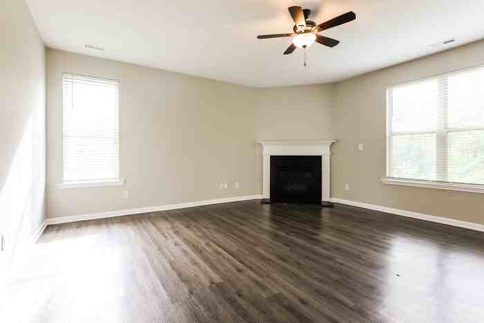 431 Tara Beach Ln - Photo 5 of 13