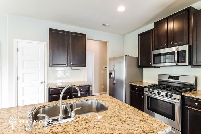 431 Tara Beach Ln - Photo 7 of 13