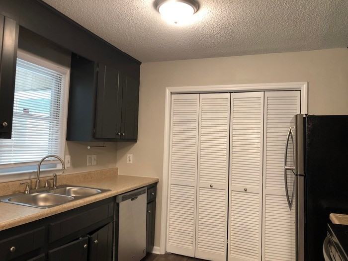 4520 Merrywood Ln - Photo 4 of 9