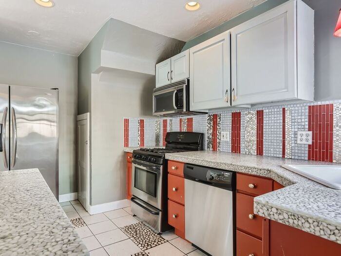 3027 E 12th Ave #B - Photo 7 of 32
