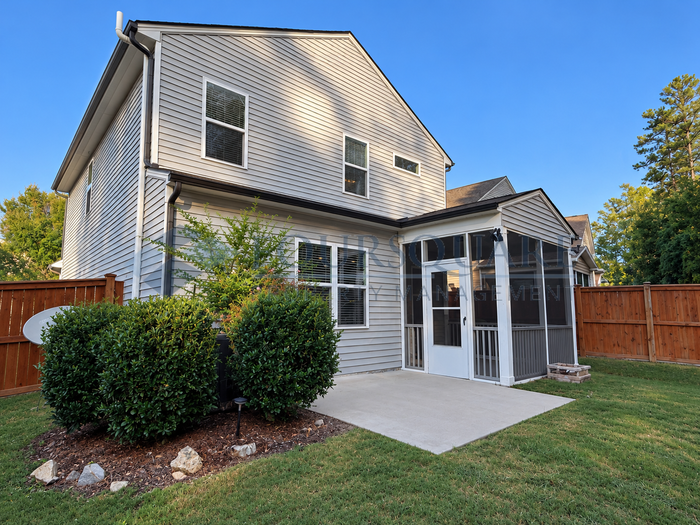 4360 Lyman Ave - Photo 5 of 44