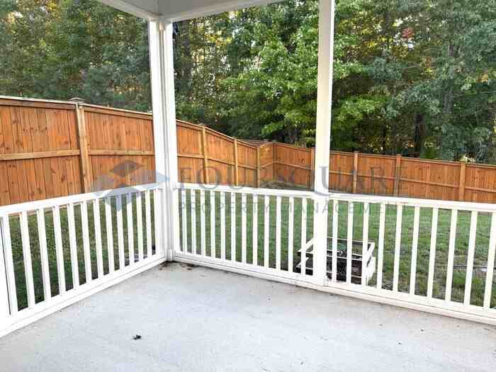 4360 Lyman Ave - Photo 7 of 44