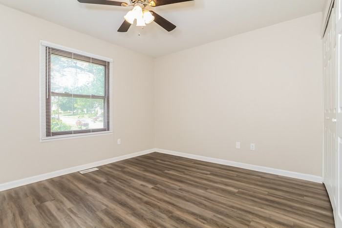 9913 Norcrest Dr - Photo 6 of 10