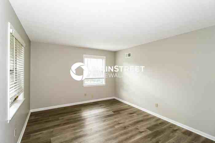 5284 Dargen Ave - Photo 3 of 17