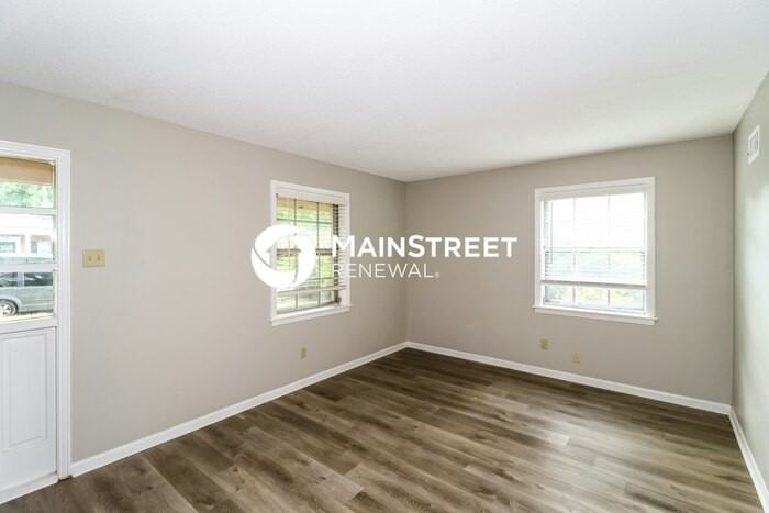 5284 Dargen Ave - Photo 4 of 17