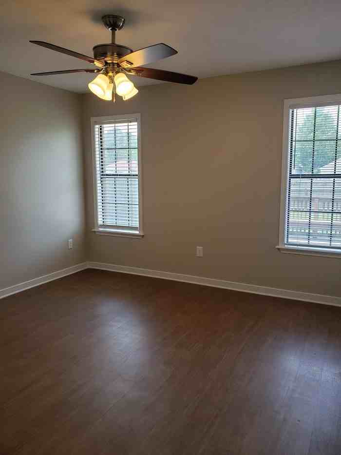 312 Green Meadow Dr - Photo 4 of 9