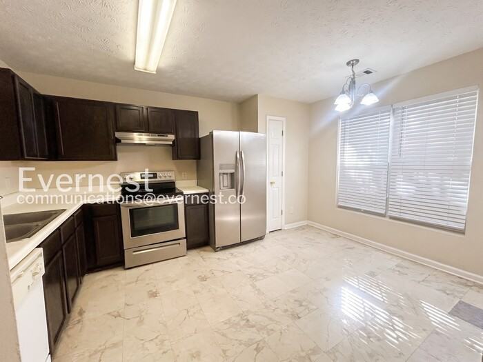 5589 Strathmoor Manor Cir - Photo 5 of 20