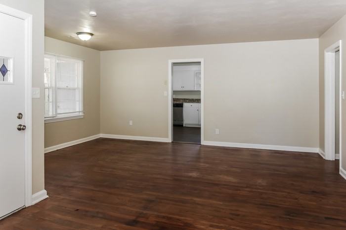 1309 12th St Se - Photo 5 of 12