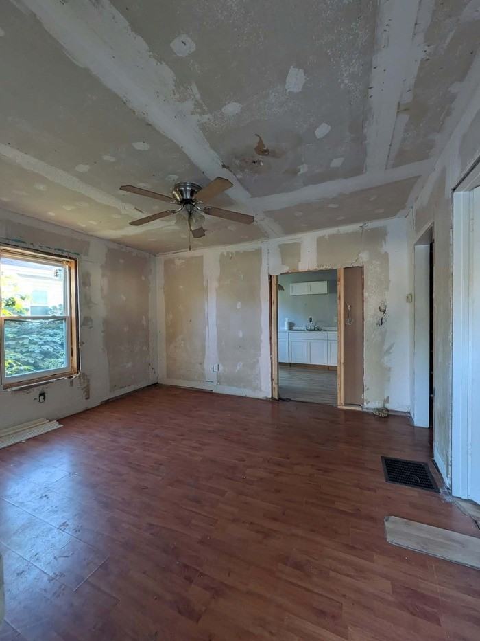 3011 Myrtle Ave - Photo 4 of 28