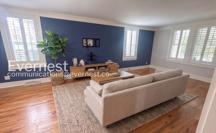 1305 Clarke St - Photo 2 of 28