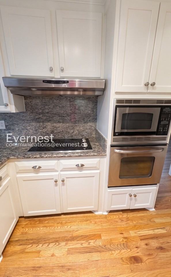 1305 Clarke St - Photo 6 of 28