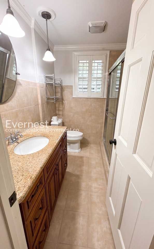 1305 Clarke St - Photo 7 of 28