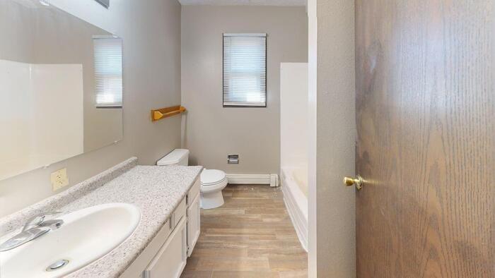 1106 1st St Ne #2 - Photo 4 of 10
