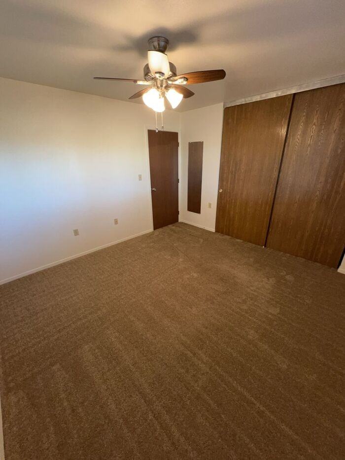 1194 Desmet Ct - Photo 5 of 7