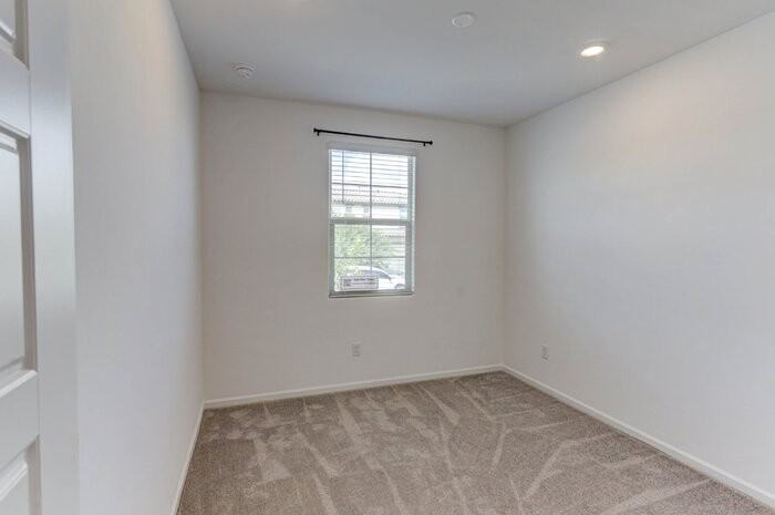 717 W Calle El Teclado - Photo 5 of 38
