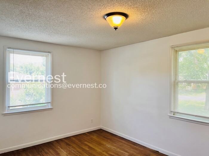 847 Rose Park Dr - Photo 6 of 12