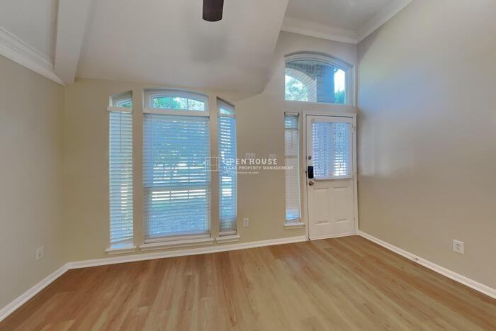 826 Featherbrook Ct - Photo 4 of 20