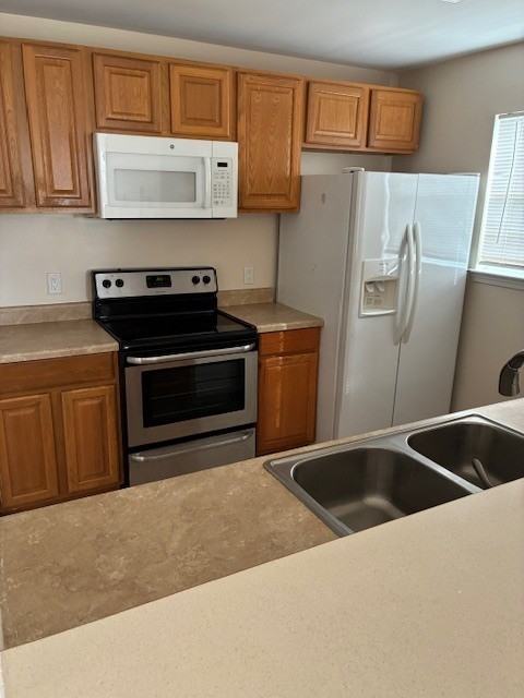 2518 Marshall Rd #B - Photo 3 of 21