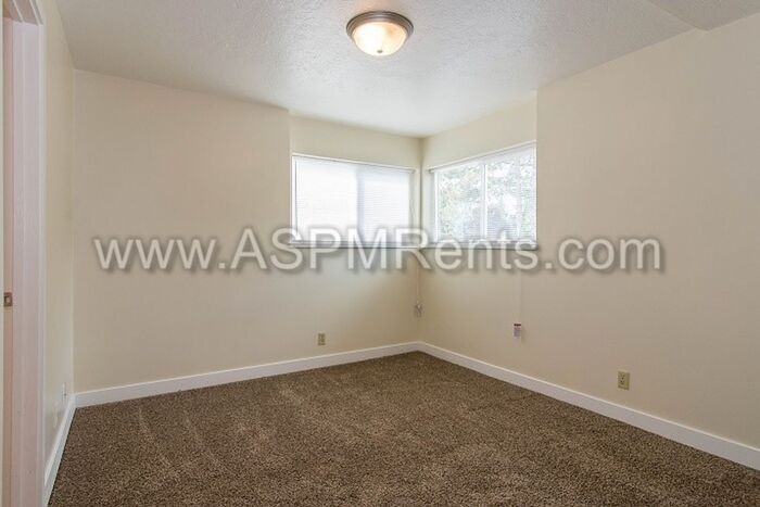 291 E Hill Ave #3 - Photo 3 of 20
