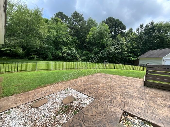 8228 Ballymore Ct - Photo 2 of 20