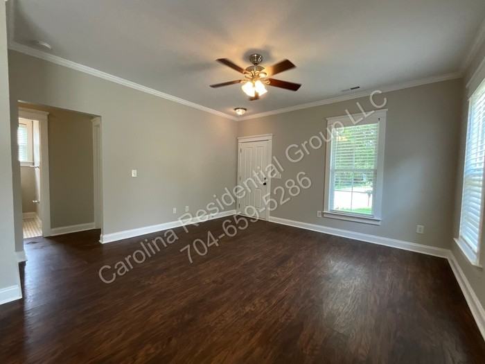 8228 Ballymore Ct - Photo 4 of 20