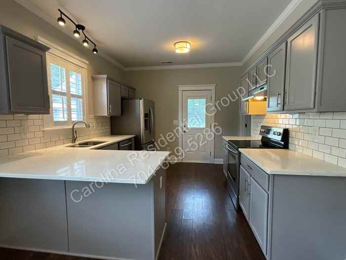 8228 Ballymore Ct - Photo 6 of 20