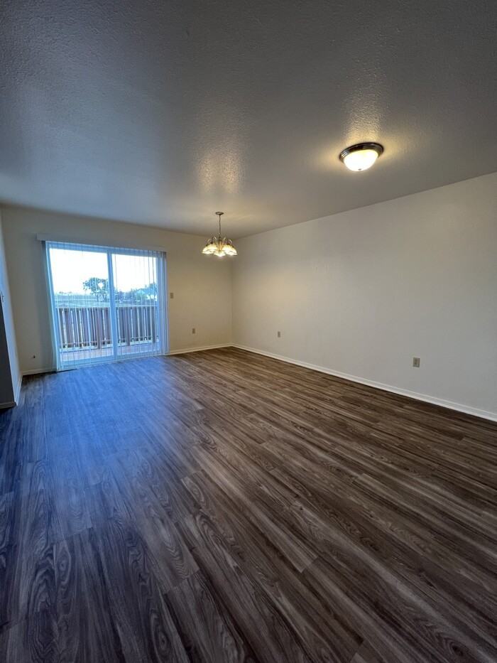 1066 Sitting Bull Ct - Photo 4 of 8