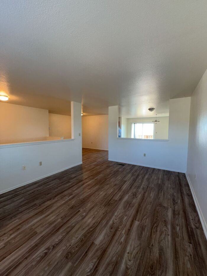 1066 Sitting Bull Ct - Photo 5 of 8