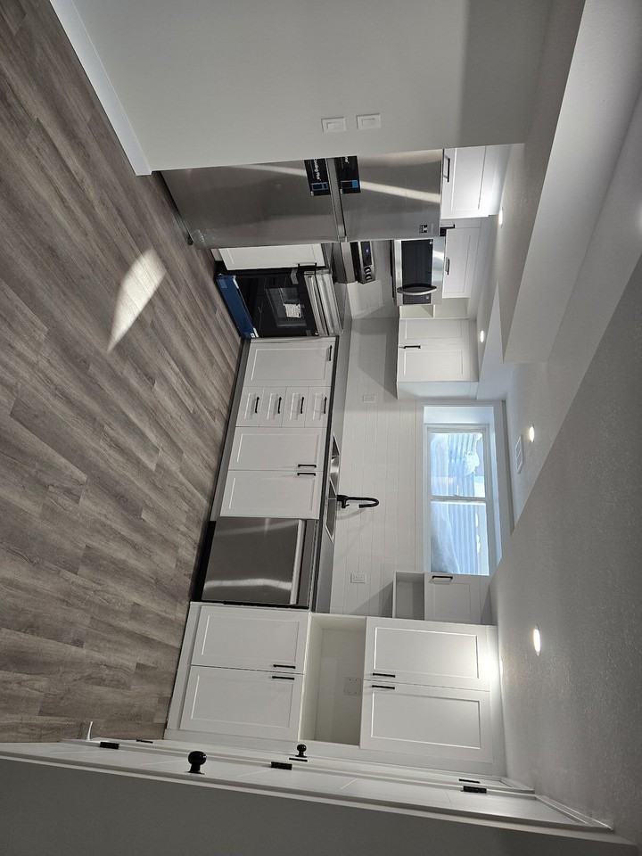 382 Chelsom Manor - Photo 2 of 10
