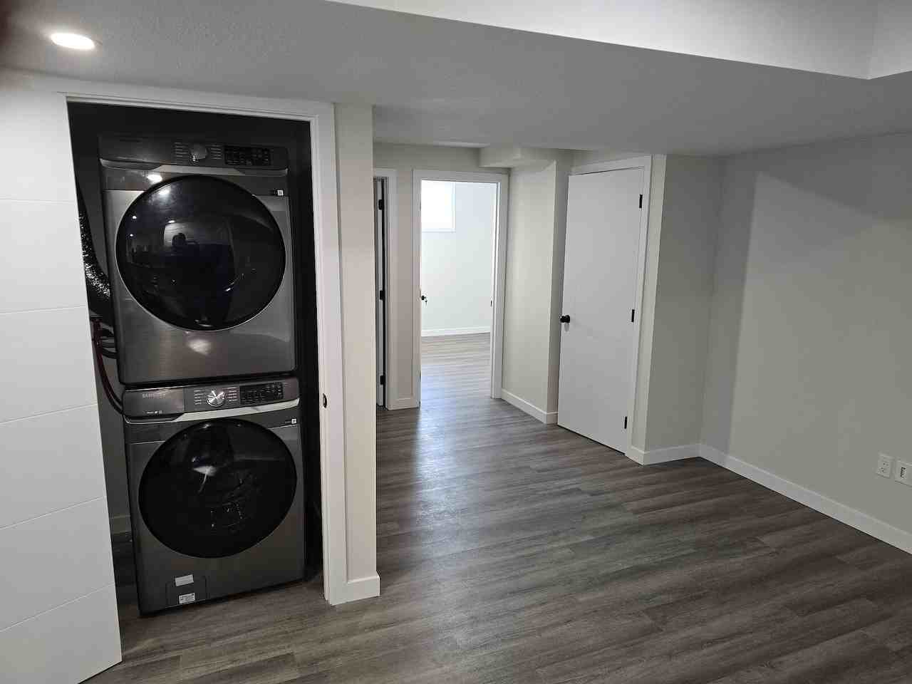 382 Chelsom Manor - Photo 4 of 10