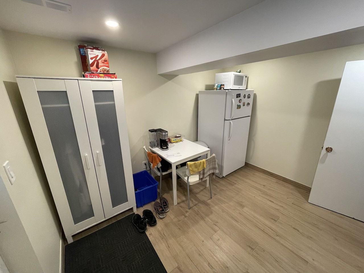 4819 48 St Nw - Photo 3 of 11