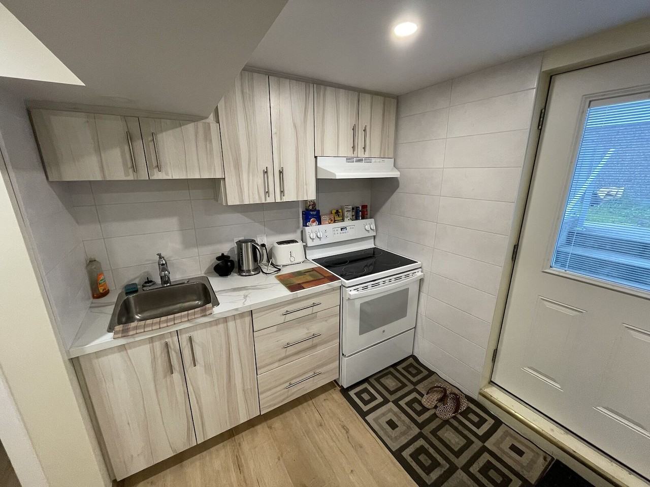 4819 48 St Nw - Photo 4 of 11