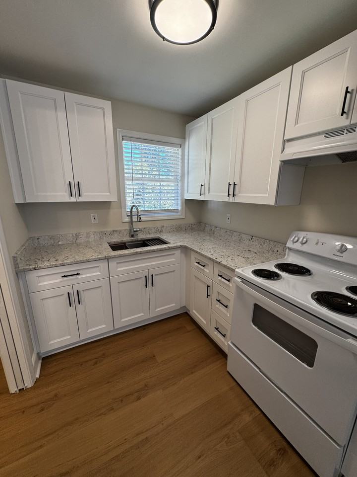 368 Cannon Dr #C - Photo 2 of 18
