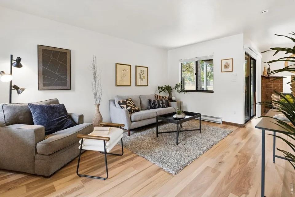 2833 Stover St #NA - Photo 3 of 13