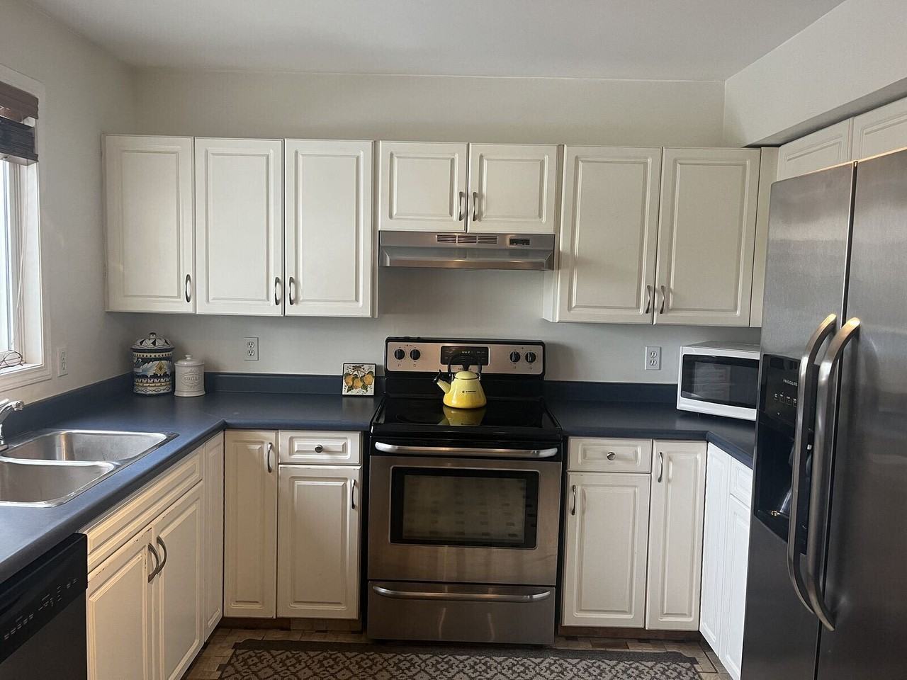412 Regal Pk Ne - Photo 2 of 16