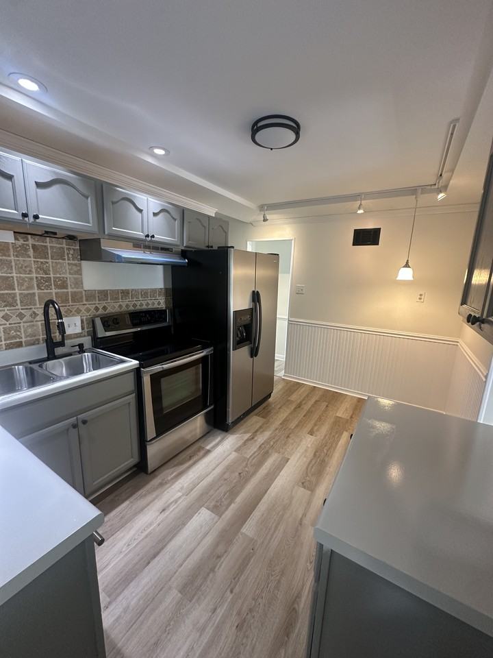 2516 Center Ave #NA - Photo 2 of 30