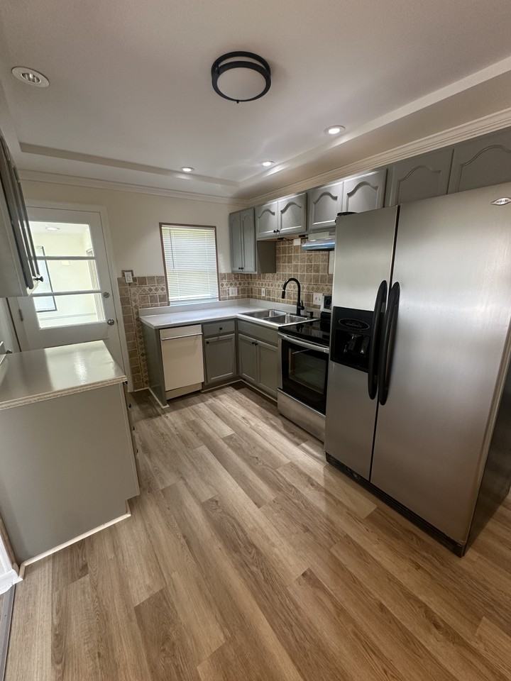 2516 Center Ave #NA - Photo 3 of 30
