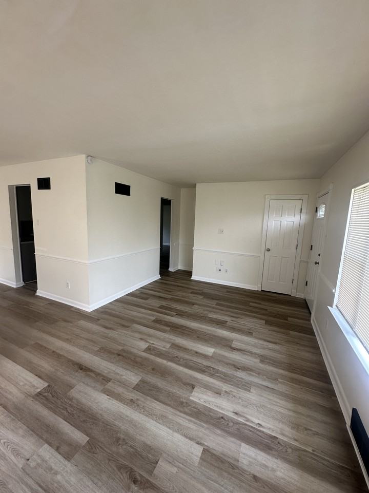 2516 Center Ave #NA - Photo 7 of 30