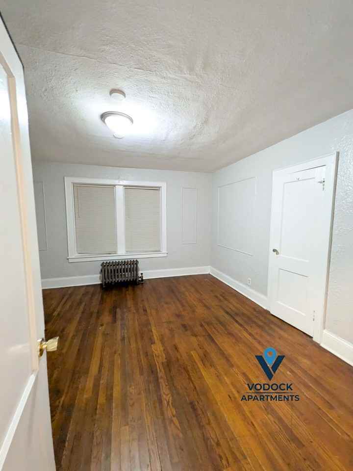65 Belmont Ave #1L - Photo 4 of 9
